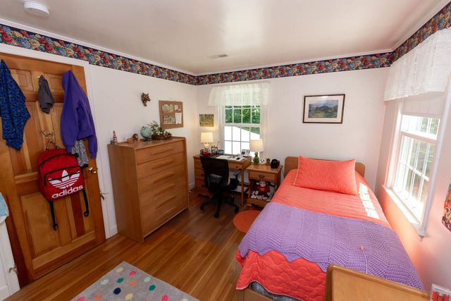 16 Marlowe Road, Nashua, NH 03062