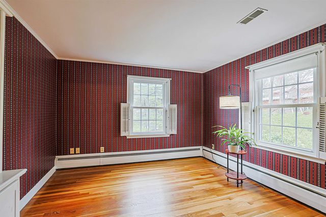 16 Marlowe Road, Nashua, NH 03062