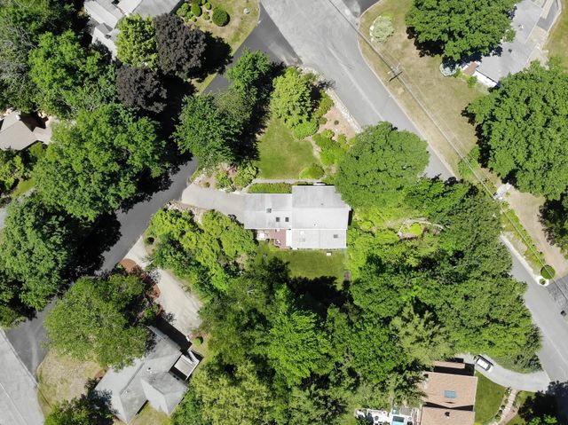 16 Marlowe Road, Nashua, NH 03062