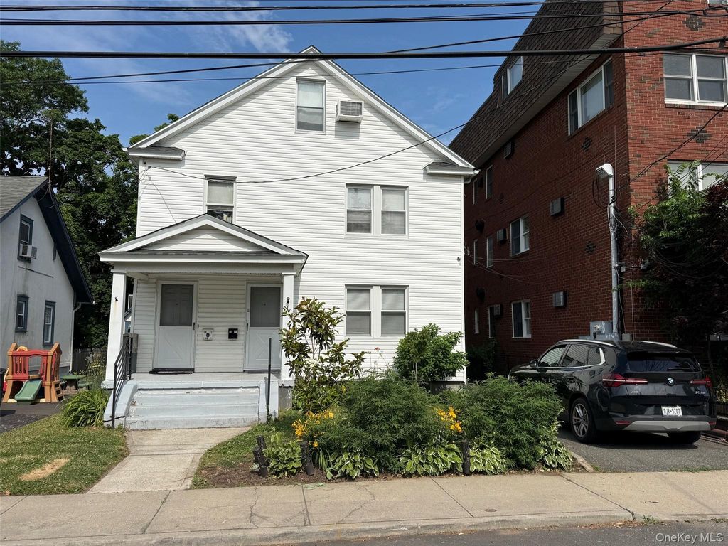 1082 Lynn Place, Woodmere, NY 11598