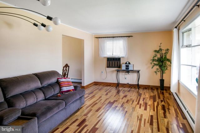 134 COLUMBUS AVE, Havertown, PA 19083