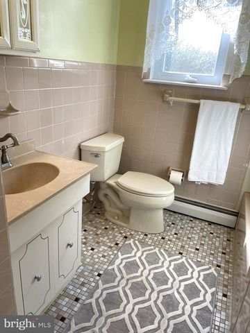 134 COLUMBUS AVE, Havertown, PA 19083