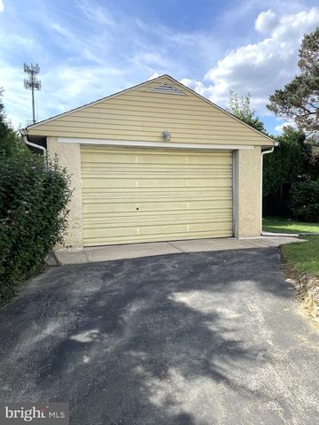 134 COLUMBUS AVE, Havertown, PA 19083