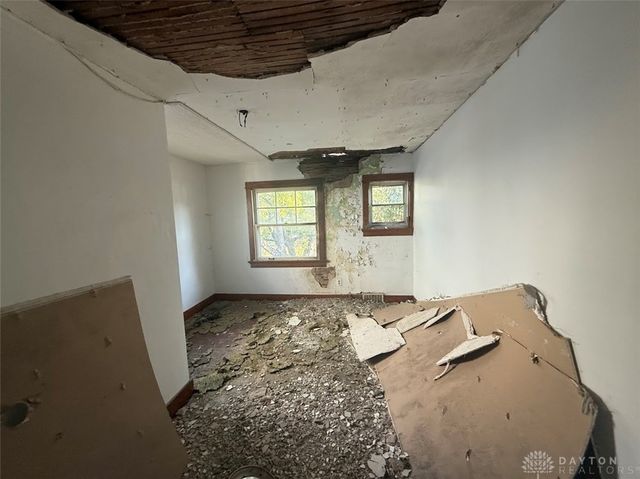 104 E Beechwood Avenue, Dayton, OH 45405