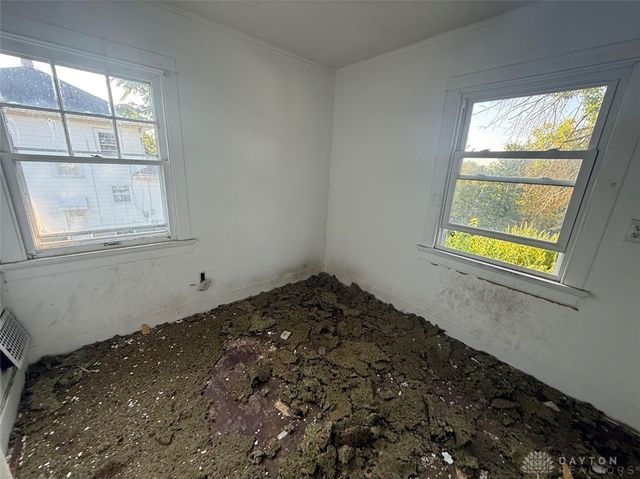 104 E Beechwood Avenue, Dayton, OH 45405