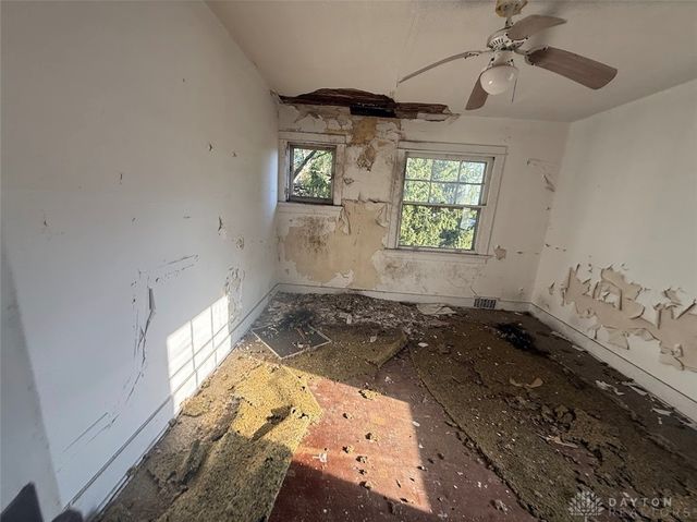 104 E Beechwood Avenue, Dayton, OH 45405