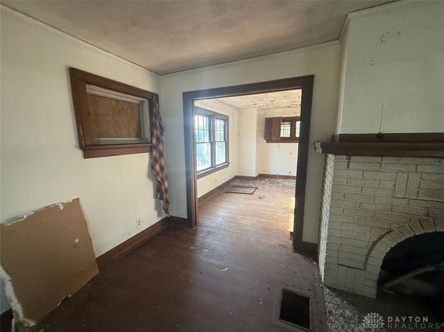 104 E Beechwood Avenue, Dayton, OH 45405