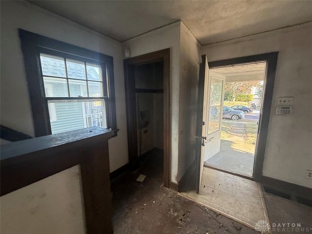 104 E Beechwood Avenue, Dayton, OH 45405