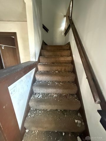 104 E Beechwood Avenue, Dayton, OH 45405