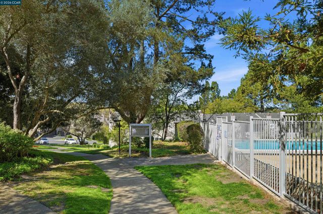 460 Woodminster Drive, Moraga, CA 94556