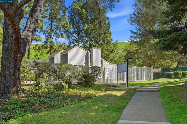 460 Woodminster Drive, Moraga, CA 94556