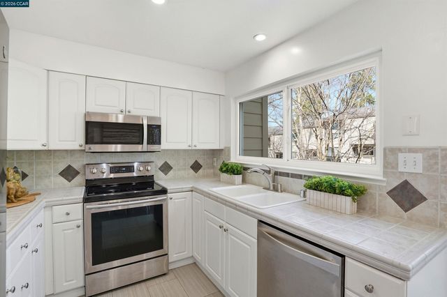 460 Woodminster Drive, Moraga, CA 94556