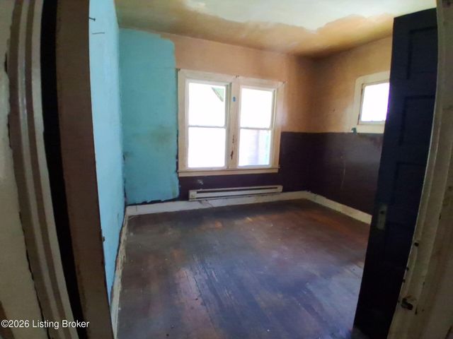 4225 Vermont Ave, Louisville, KY 40211