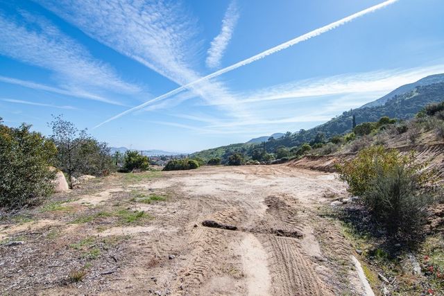30 Lakeview, Lake Elsinore, CA 92530