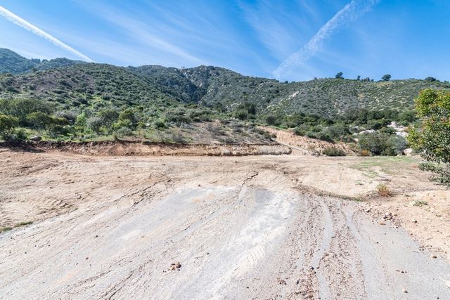 30 Lakeview, Lake Elsinore, CA 92530