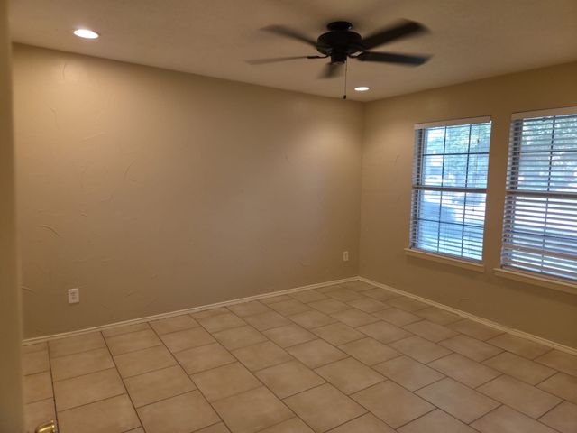 8704 Hunters Creek Drive, Fort Worth, TX 76123