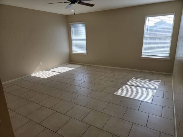 8704 Hunters Creek Drive, Fort Worth, TX 76123