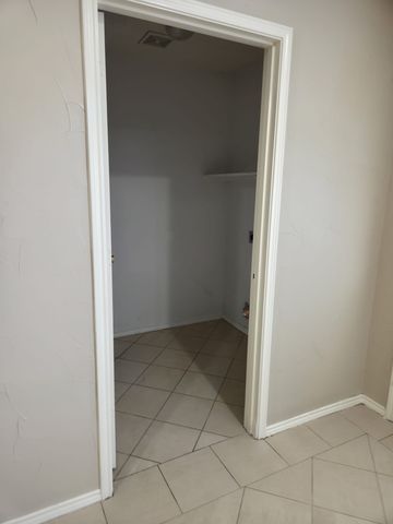 8704 Hunters Creek Drive, Fort Worth, TX 76123