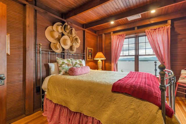 101 Belknap Point Road, Gilford, NH 03249