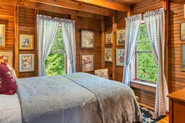 101 Belknap Point Road, Gilford, NH 03249