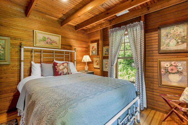101 Belknap Point Road, Gilford, NH 03249