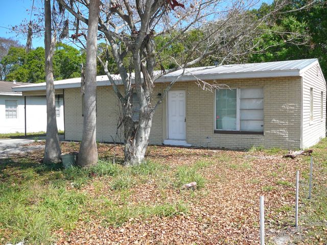 512 S 25th Street, Fort Pierce, FL 34950