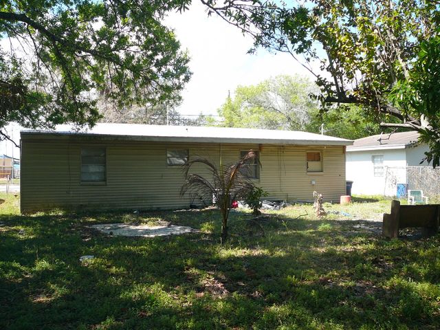 512 S 25th Street, Fort Pierce, FL 34950