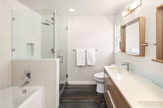 406 N 178th Lane, Shoreline, WA 98133