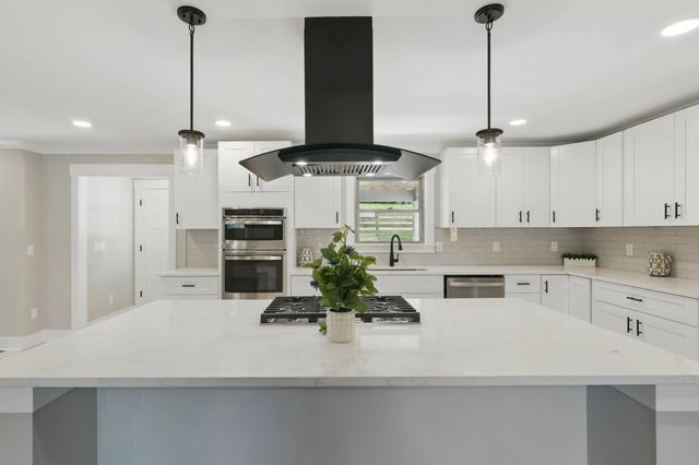 8814 Igou Gap Road, Chattanooga, TN 37421