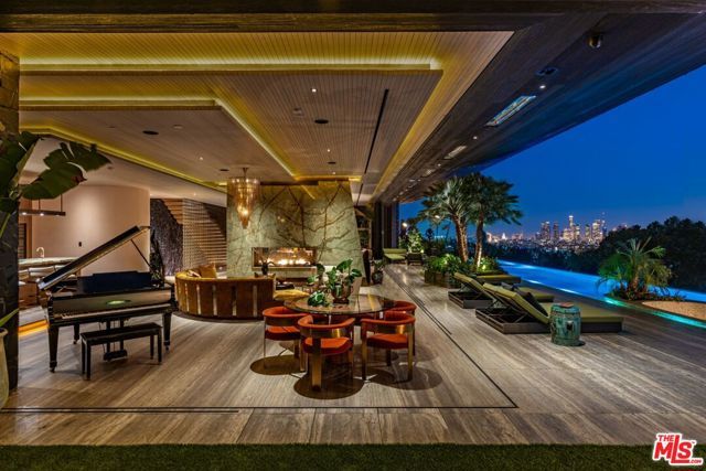 1851 N Stanley Avenue, Los Angeles, CA 90046