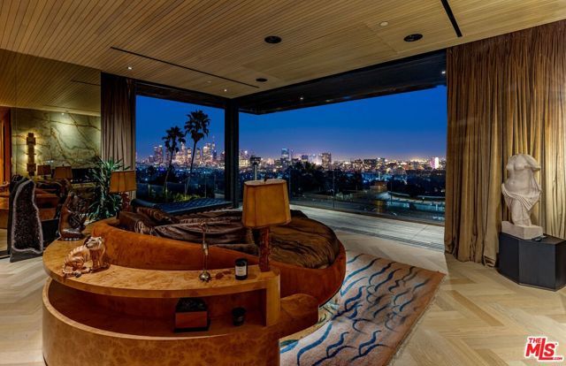 1851 N Stanley Avenue, Los Angeles, CA 90046