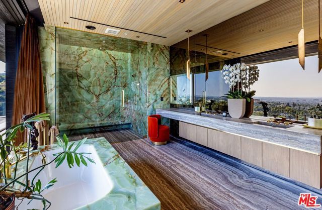 1851 N Stanley Avenue, Los Angeles, CA 90046