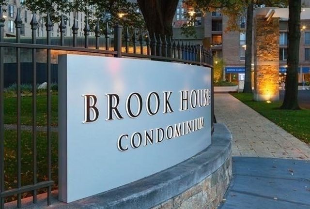 99 Pond Ave 400, Brookline, MA 02445