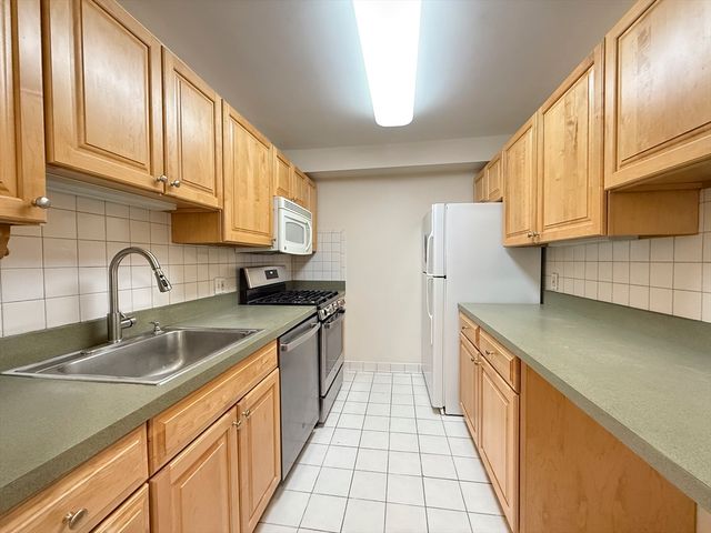 99 Pond Ave 400, Brookline, MA 02445