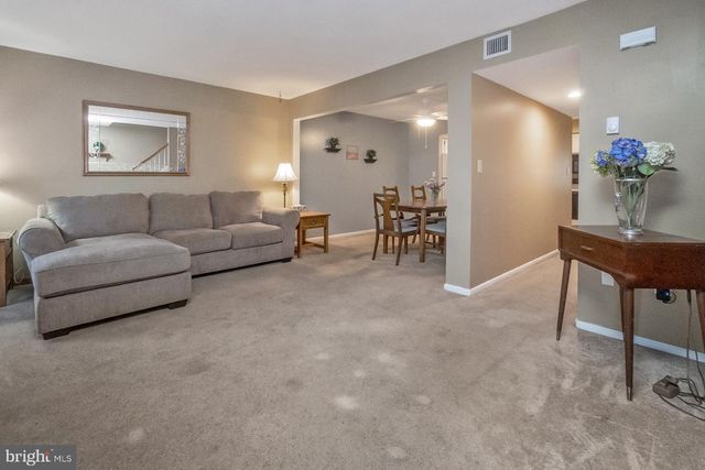 2275 IRMA DR, Allentown, PA 18109