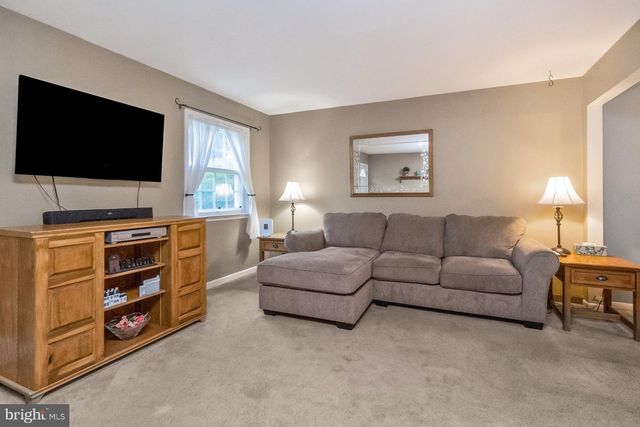 2275 IRMA DR, Allentown, PA 18109