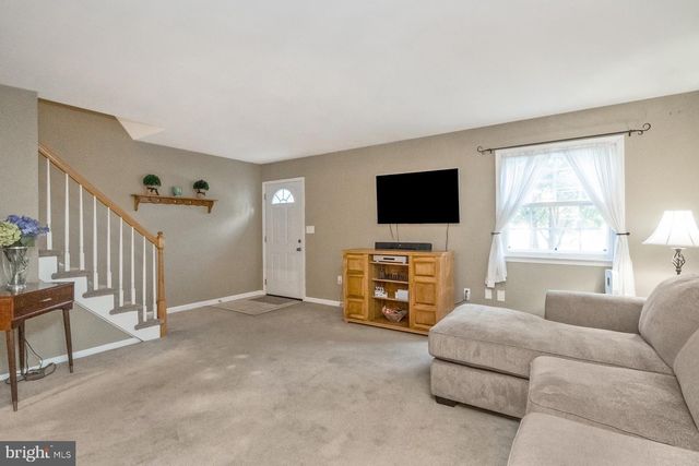 2275 IRMA DR, Allentown, PA 18109