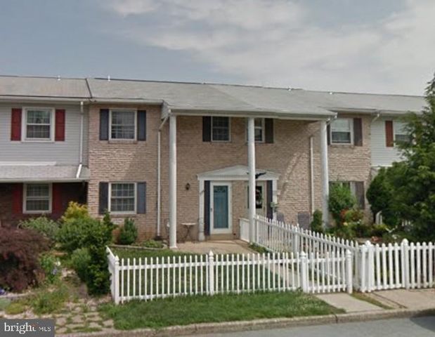 2275 IRMA DR, Allentown, PA 18109