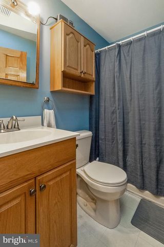 2275 IRMA DR, Allentown, PA 18109