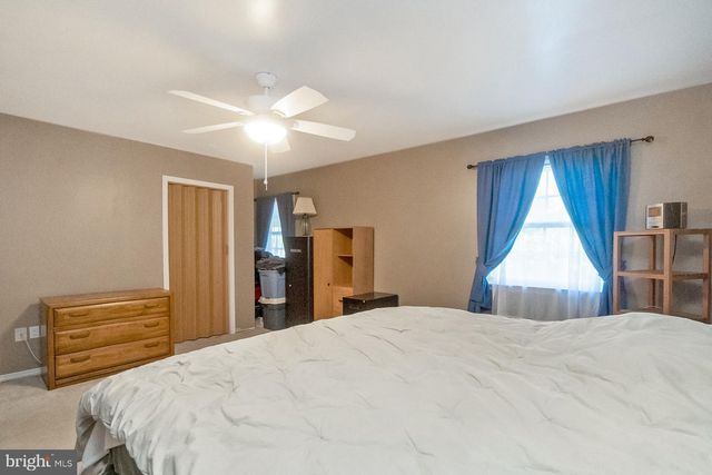 2275 IRMA DR, Allentown, PA 18109