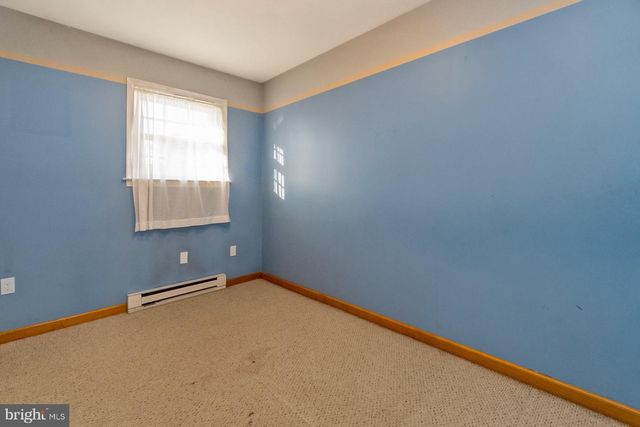 2275 IRMA DR, Allentown, PA 18109