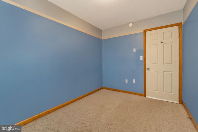 2275 IRMA DR, Allentown, PA 18109