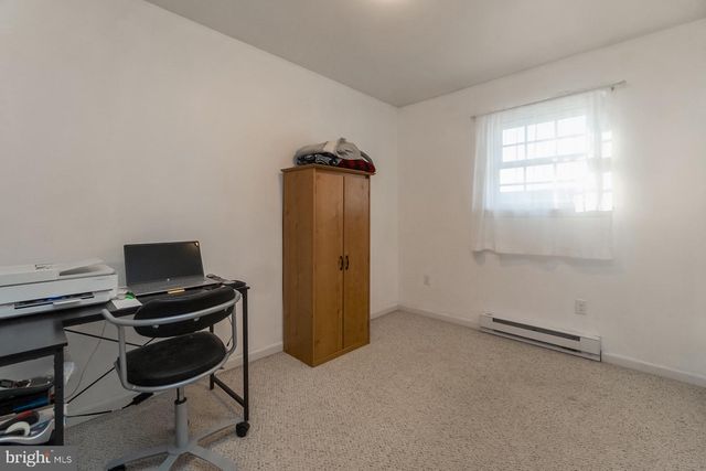 2275 IRMA DR, Allentown, PA 18109