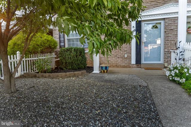 2275 IRMA DR, Allentown, PA 18109