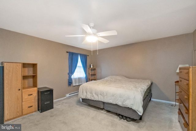 2275 IRMA DR, Allentown, PA 18109