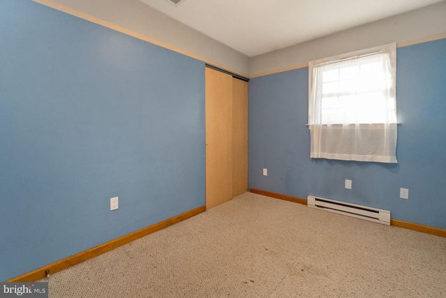 2275 IRMA DR, Allentown, PA 18109