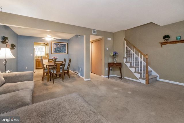 2275 IRMA DR, Allentown, PA 18109