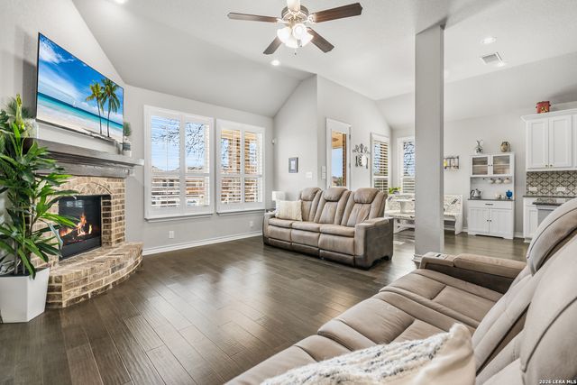 106 Dry Creek, Boerne, TX 78006