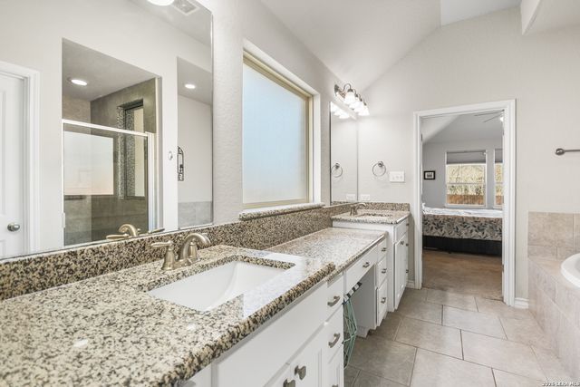 106 Dry Creek, Boerne, TX 78006