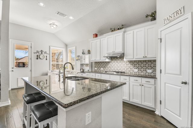 106 Dry Creek, Boerne, TX 78006